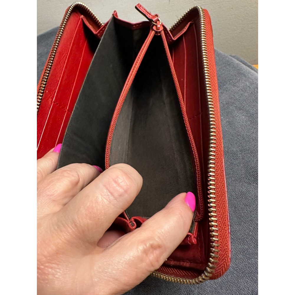 Gucci Red Patent Leather Long Zip Wallet w/ Horsebit Detail - Picture 5 of 16